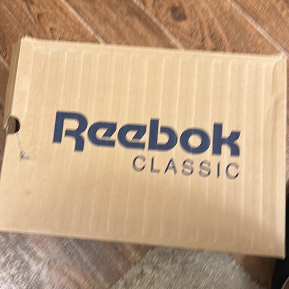 Blue, red and white Allen Iverson’s Q 96 Cross Examine - Picture 10 of 13